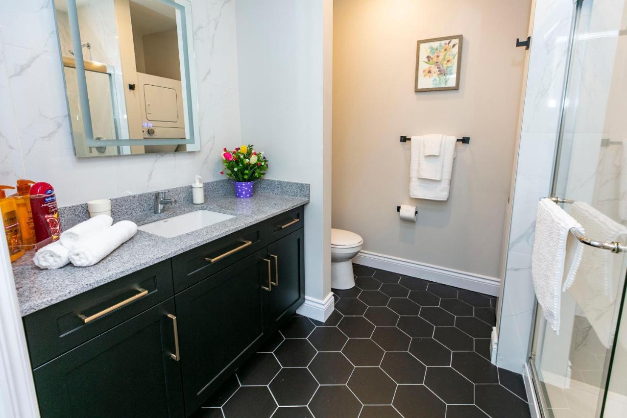 오타와 Luxury 1Br With King Bed - Steps From Byward Market! 아파트 외부 사진